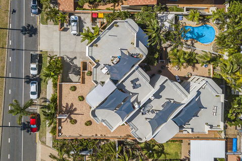 The Burlington Holiday Apartments - Hervey Bay Accommodation 3