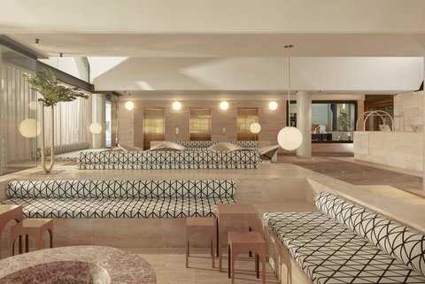 The Calile Hotel - Tourism Hervey Bay 1