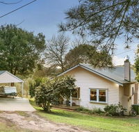 The Caretakers Cottage - Hervey Bay Accommodation