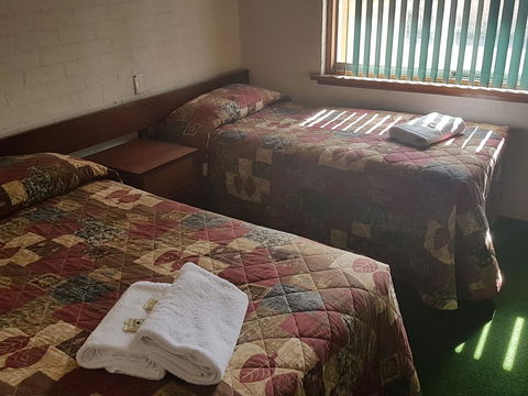 The Club Hotel - Hervey Bay Accommodation 0