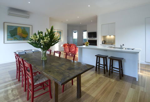 The Cottage At Bolobek - Tourism Hervey Bay 0