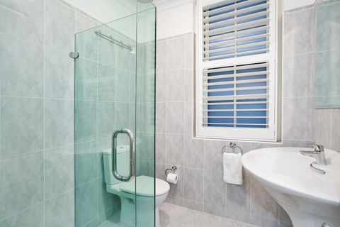 The Courtyard Of St Neot - Art Deco 2BR Potts Point Apartment With Large Courtyard In Stunning Location - Hervey Bay Accommodation 3