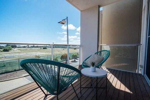 The Cove @ New Port-Pool - Spa - Sauna - Gym & More - Hervey Bay Accommodation 1