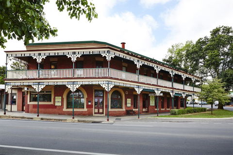 The Daylesford Hotel - Hervey Bay Accommodation 1