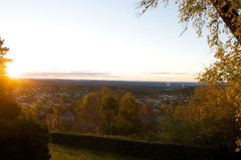 The Daylesford Hotel - Hervey Bay Accommodation 2