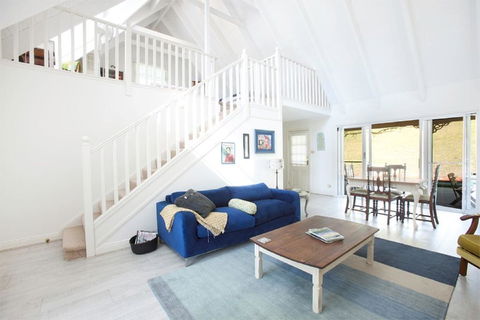 The Doll's House - Charming 2 Bedroom Cottage Just A Short Walk From The Village - Tourism Hervey Bay 3