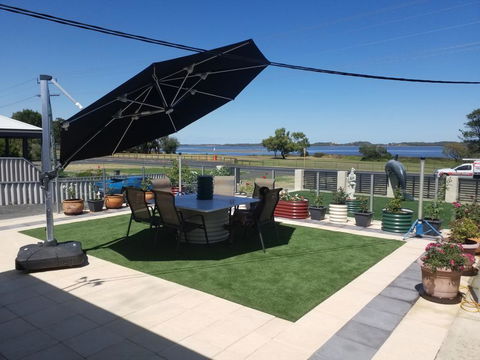 The DOLPHIN PLACE - Hervey Bay Accommodation 2