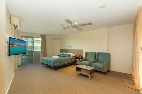 The Dorsal Boutique Hotel - Hervey Bay Accommodation 1