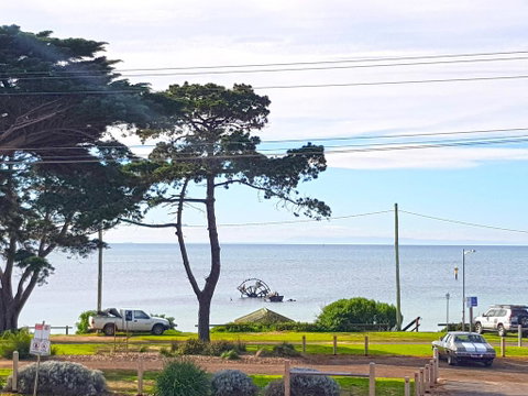 The Esplanade Holiday Home - Tourism Hervey Bay 0