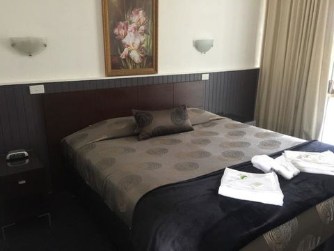 The Esplanade Motel - Hervey Bay Accommodation 1