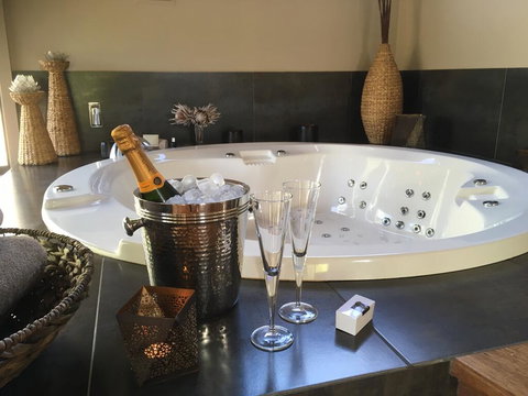 The Edge Villa - Tourism Hervey Bay 3