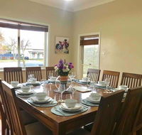 The Entertainer - Downtown Orange Sleeps 11 - Tourism Hervey Bay