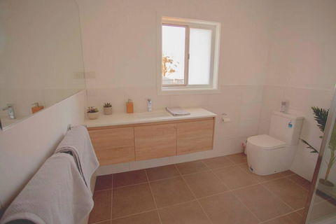 The Farmhouse. - Hervey Bay Accommodation 2