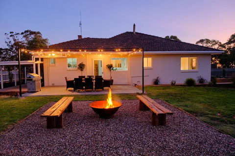The Farmhouse. - Hervey Bay Accommodation 0