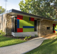The Feathered Nest - Luxury Wildlife Retreat - Hervey Bay Accommodation