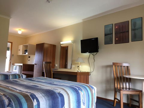 The Finley Palm Motor Inn - Hervey Bay Accommodation 1