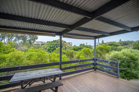The Gee Beach House - Tourism Hervey Bay 3