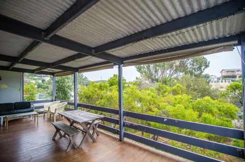 The Gee Beach House - Tourism Hervey Bay 1