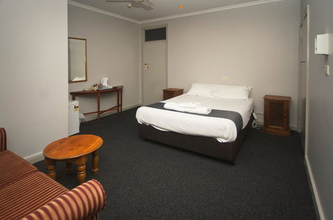 The George Hotel - Tourism Hervey Bay 3