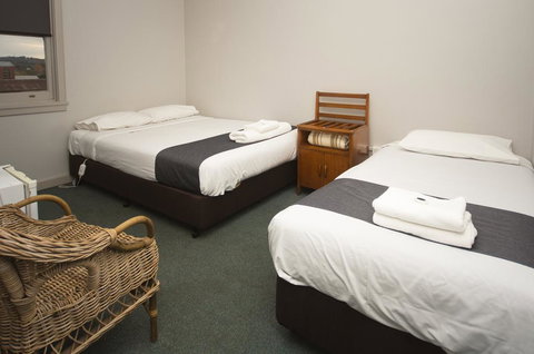 The George Hotel - Tourism Hervey Bay 2