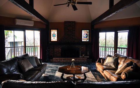 The George Yering - Hervey Bay Accommodation 1