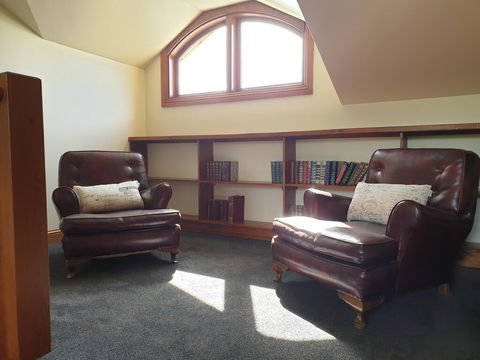 The George Yering - Hervey Bay Accommodation 2