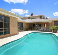 The Grand Holiday House - Hervey Bay Accommodation