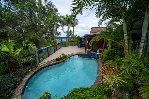 The Hillside Cottage - Hervey Bay Accommodation 0
