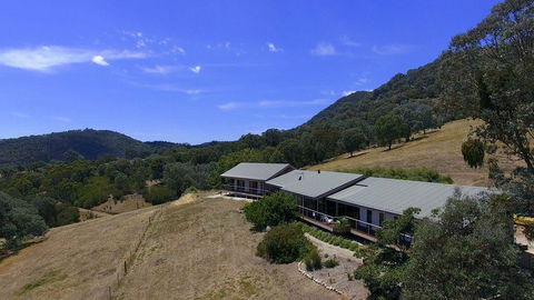 The Homestead At Holmeslgen At Eildon - Tourism Hervey Bay 0