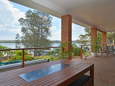 The House On The Lake @ Fishing Point, Lake Macquarie - Honestly Put The Line In And Catch Fish - Hervey Bay Accommodation 0