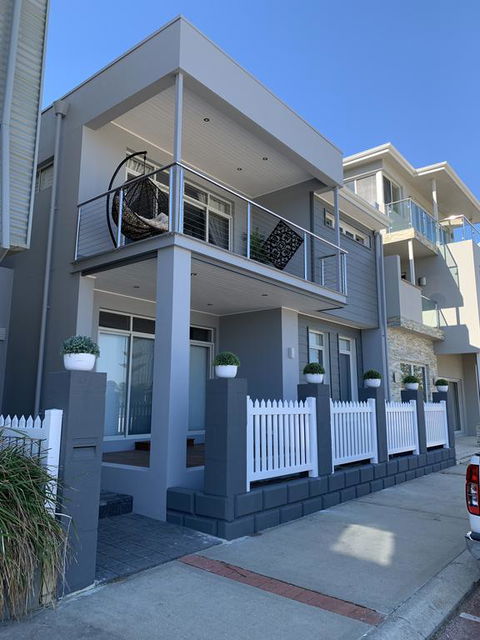 The Hutt - Tourism Hervey Bay 0