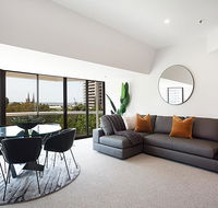 THE HYDEAWAY-LUXE HYDE PARK CITY APARTMENT-hosted by LAbode Accommodation