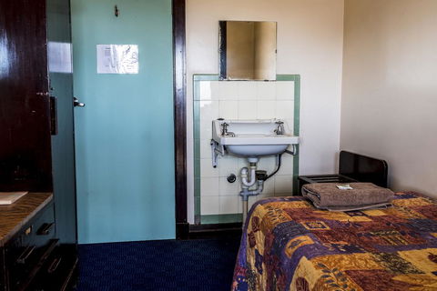The Imperial Hotel - Hervey Bay Accommodation 2