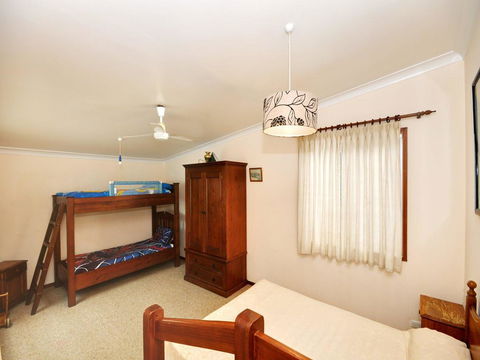 The Lakes Cottage - Hervey Bay Accommodation 3