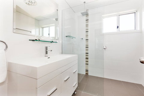 The Laneway - Tourism Hervey Bay 3