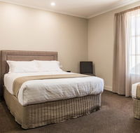 The Lighthouse Hotel - Hervey Bay Accommodation