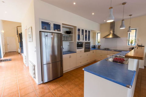 The Loft - Waterfront With Private Pool - Tourism Hervey Bay 3
