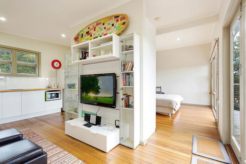 The Love Shack - Tourism Hervey Bay 2