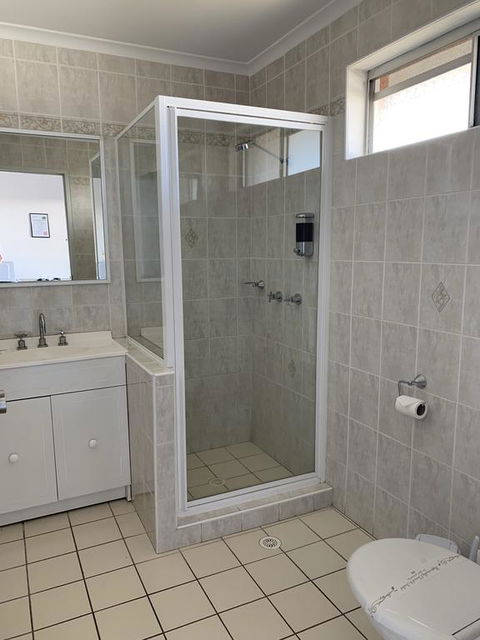 The Oaks Hotel Motel - Hervey Bay Accommodation 2