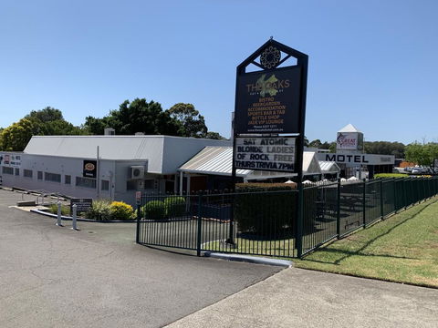 The Oaks Hotel Motel - Hervey Bay Accommodation 0