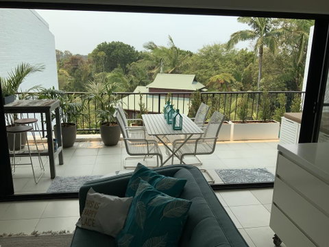 The Oasis Apartments And Treetop Houses - Hervey Bay Accommodation 2