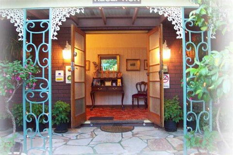The Oast Inn Formaly Rosies Inn - Hervey Bay Accommodation 0