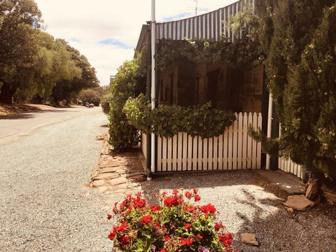 The Olde Devonshire House - Tourism Hervey Bay 0