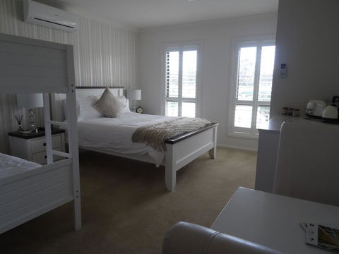 The Oxley Estate B&B - Hervey Bay Accommodation 0