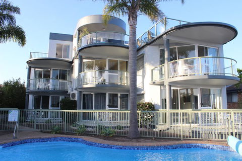 The Palms Apartments - Hervey Bay Accommodation 2