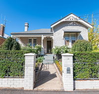 The Pearl on Prince  Stylish Cottage CBD Wifi - Tourism Hervey Bay