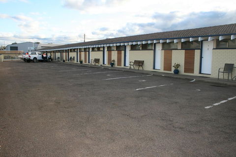 The Plains Motor Inn - Hervey Bay Accommodation 1