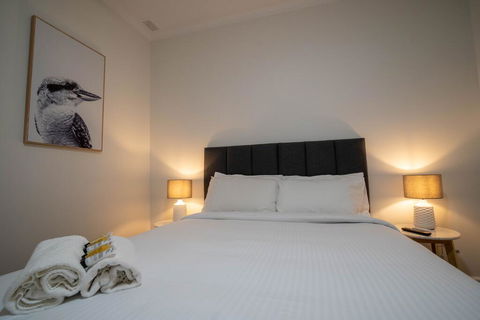 The Platypus Accommodation & Cafe - Hervey Bay Accommodation 2