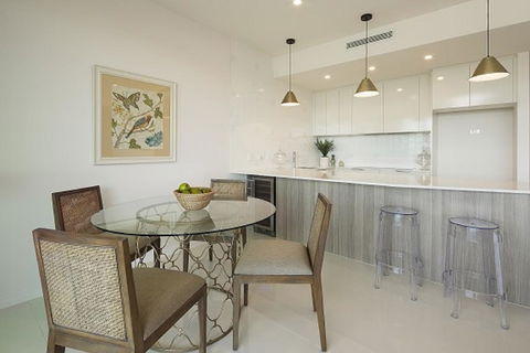 The Princess Bride - Executive 3BR Bulimba Apartment With Balcony In Central Location - Hervey Bay Accommodation 2