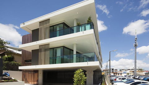 The Princess Bride - Executive 3BR Bulimba Apartment With Balcony In Central Location - Hervey Bay Accommodation 3
